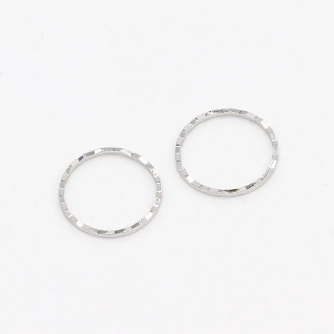 Rhodium Plated Wavy Circle Open Bezel - 1 Piece