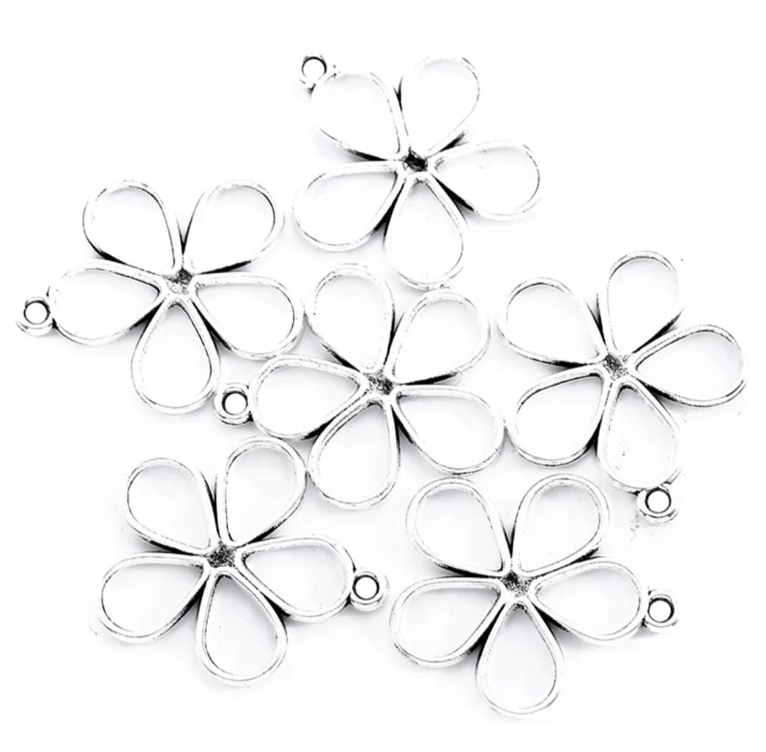 Simple Flower Charm - 1 Pc