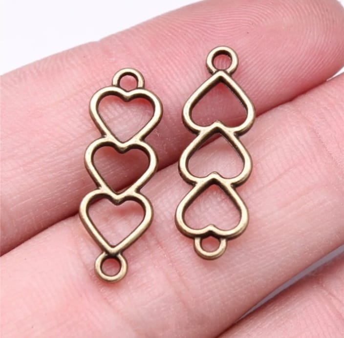 Tri-Heart Charm - 1 Piece