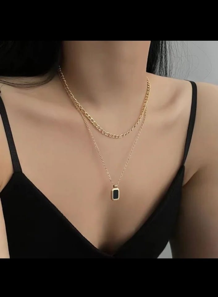 Black Pendant Layer Chain