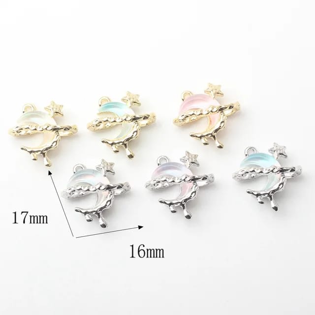 Moon Shape Pendant - 1 Piece
