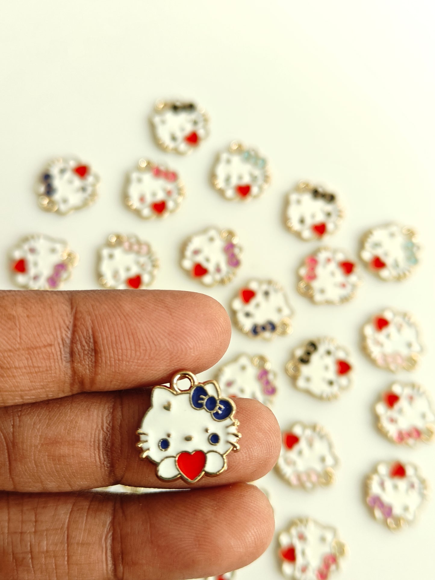 Kitty with Heart Enamel Charm - 1 Piece