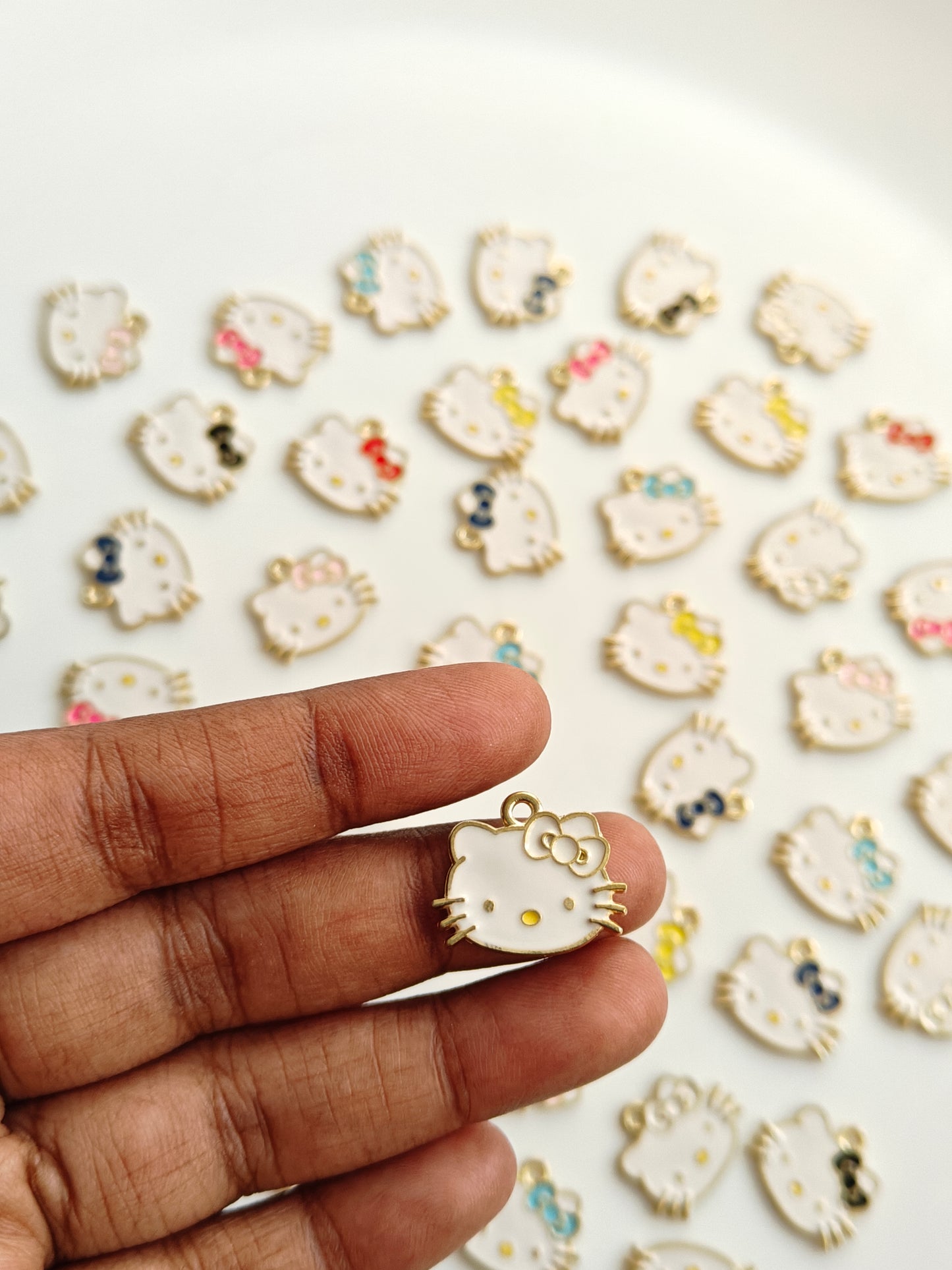Kitty Face Enamel Charm - 1 Piece