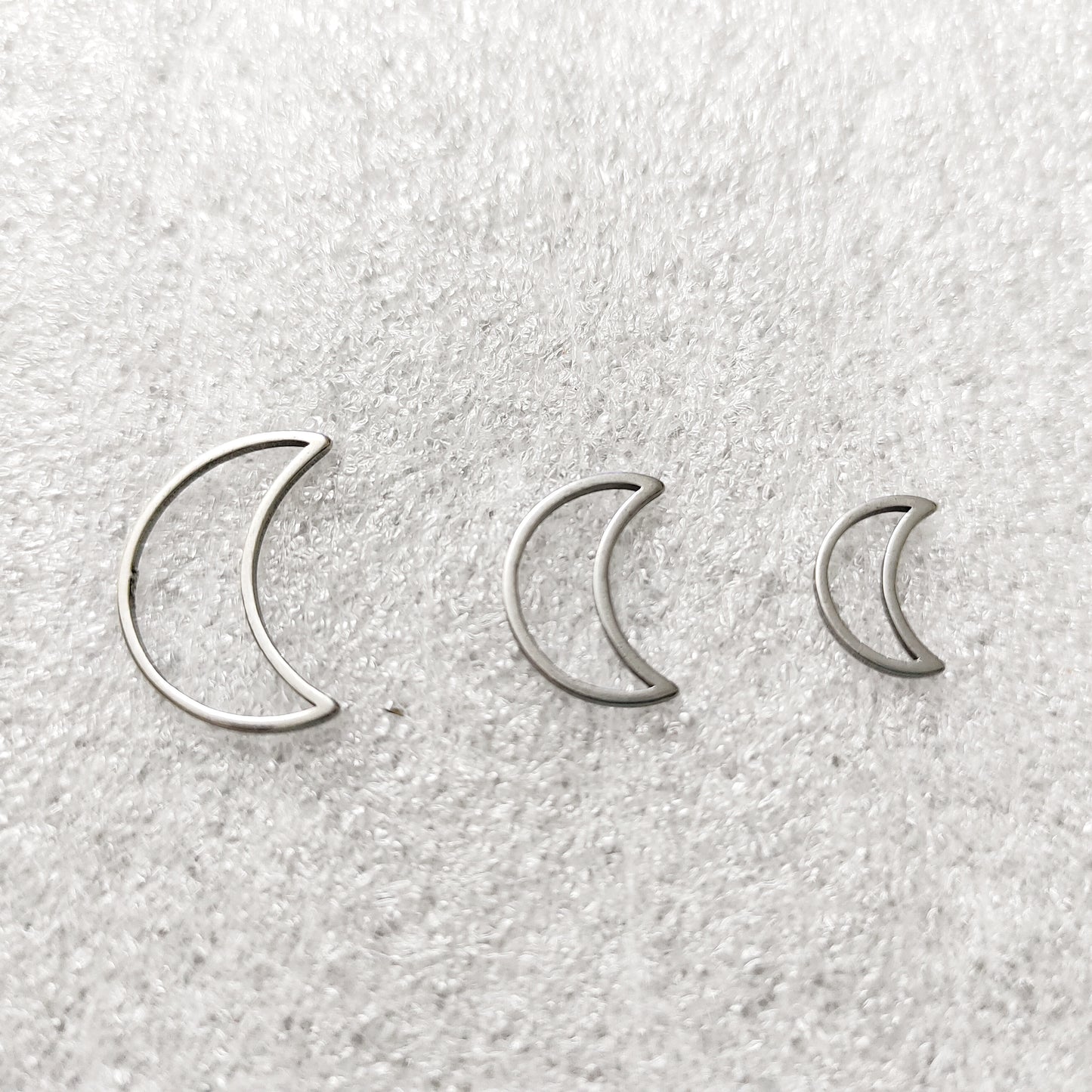 Crescent Open Bezel - 1 Piece