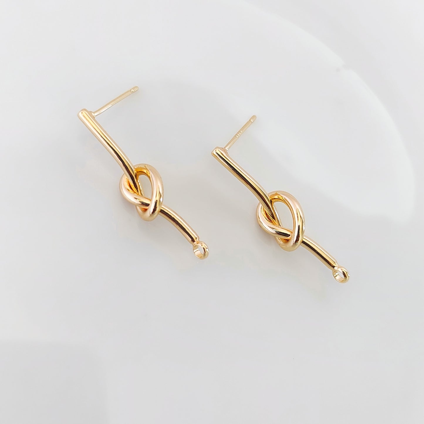 18K Gold Plated Knot Stud - 1 Pair