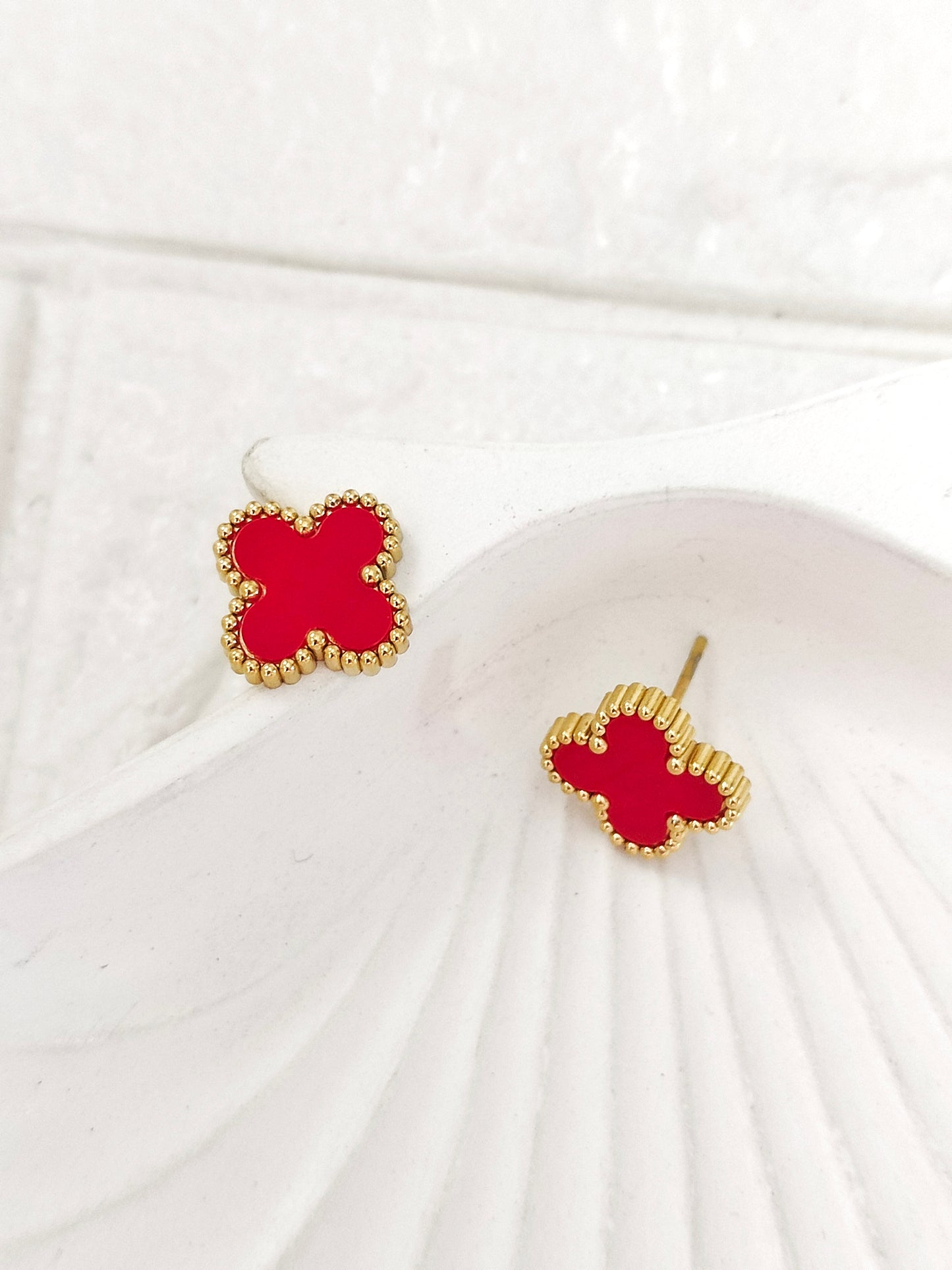 Clover Red Earring