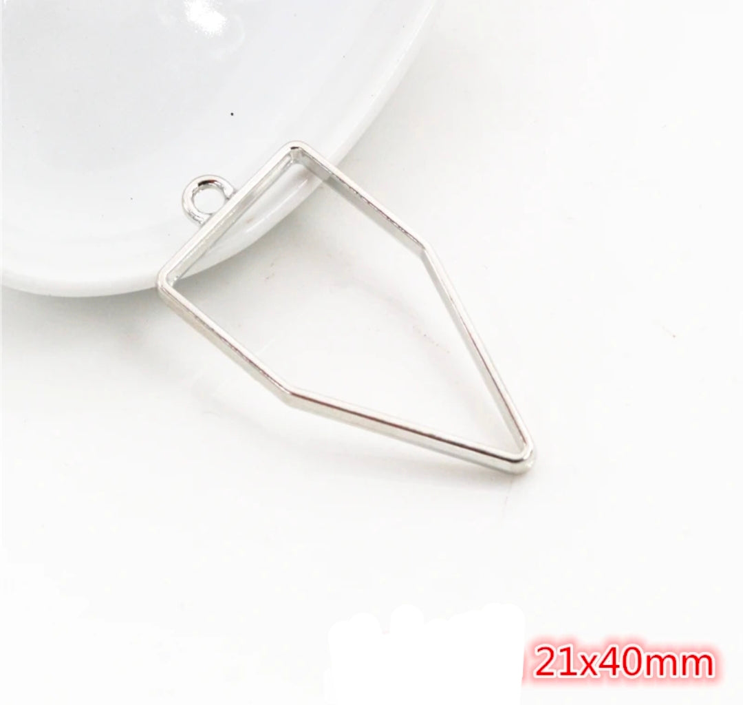 Open Bezel with Hole - Silver - 1 Piece