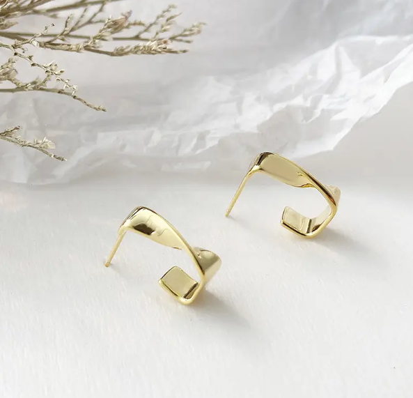 Twisted Rectangle Earring