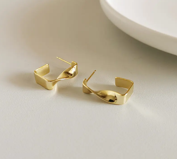 Twisted Rectangle Earring