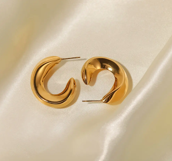Curvy Earring