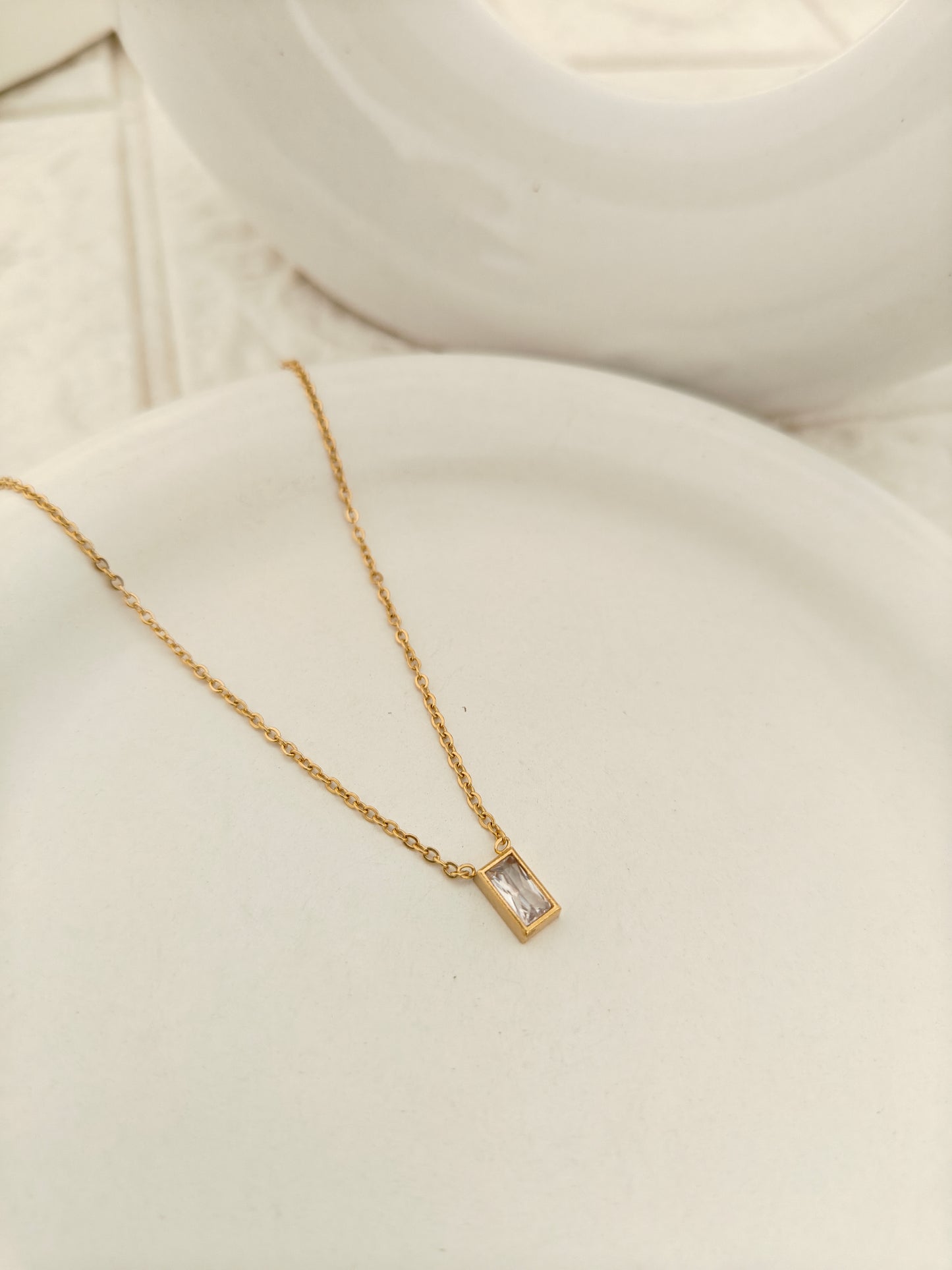 Lustre Bar Necklace