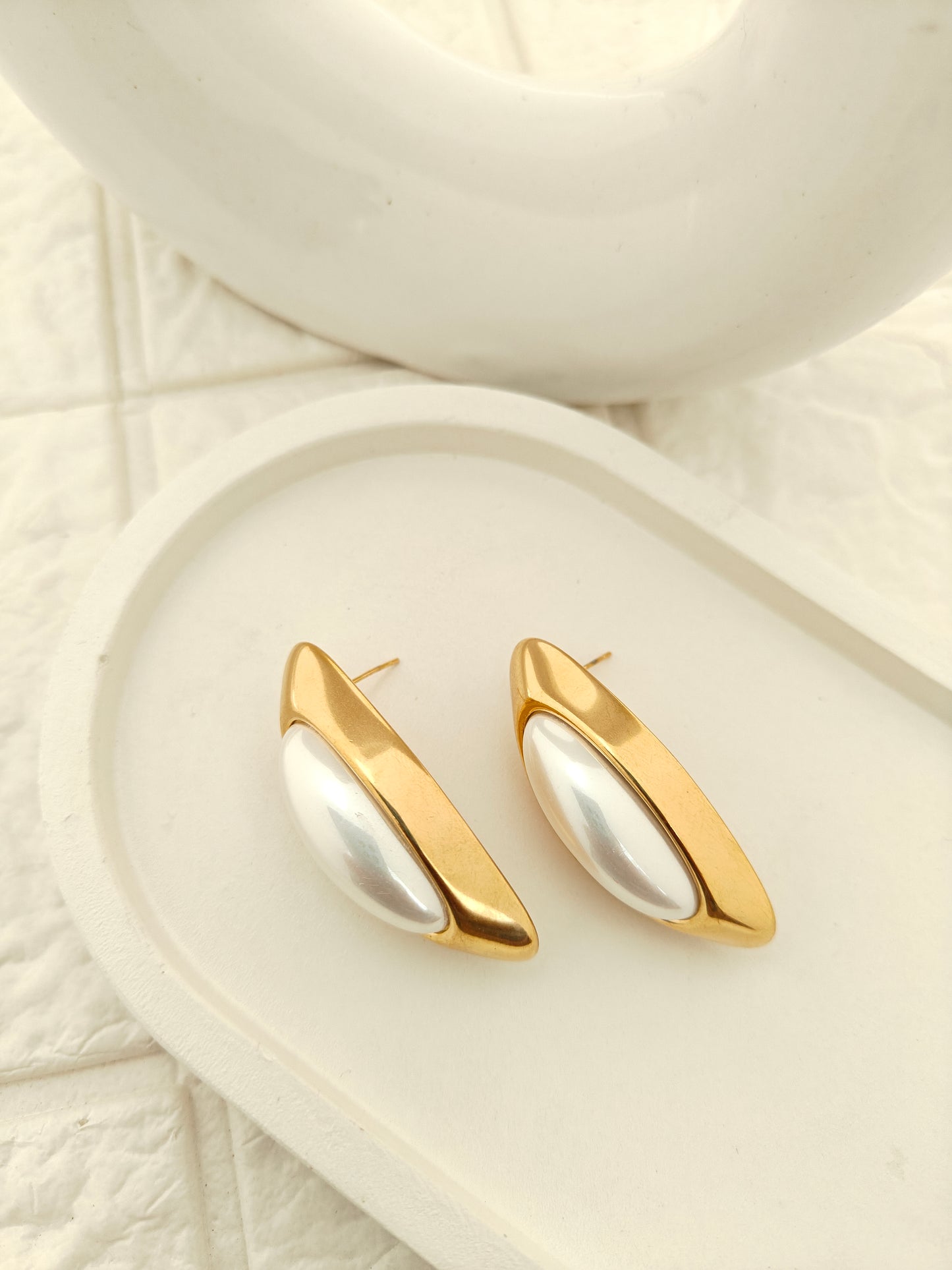 Oval Pearly Stud