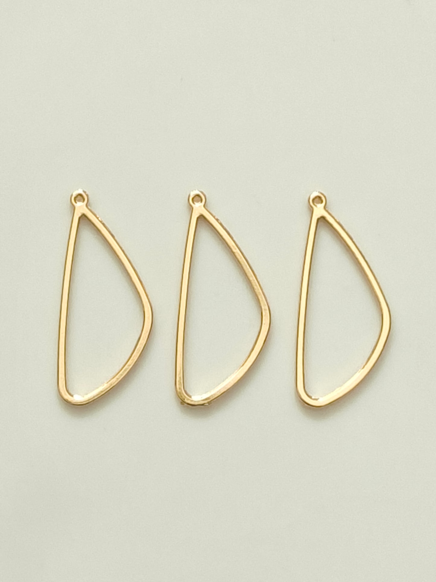 Curved Triangle Open Bezel 15*36mm - 1 Piece
