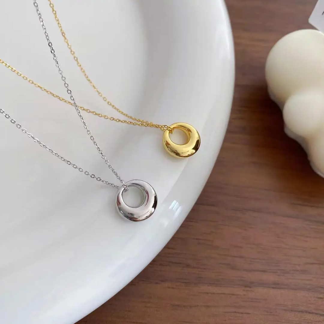 Round Pendant Chain