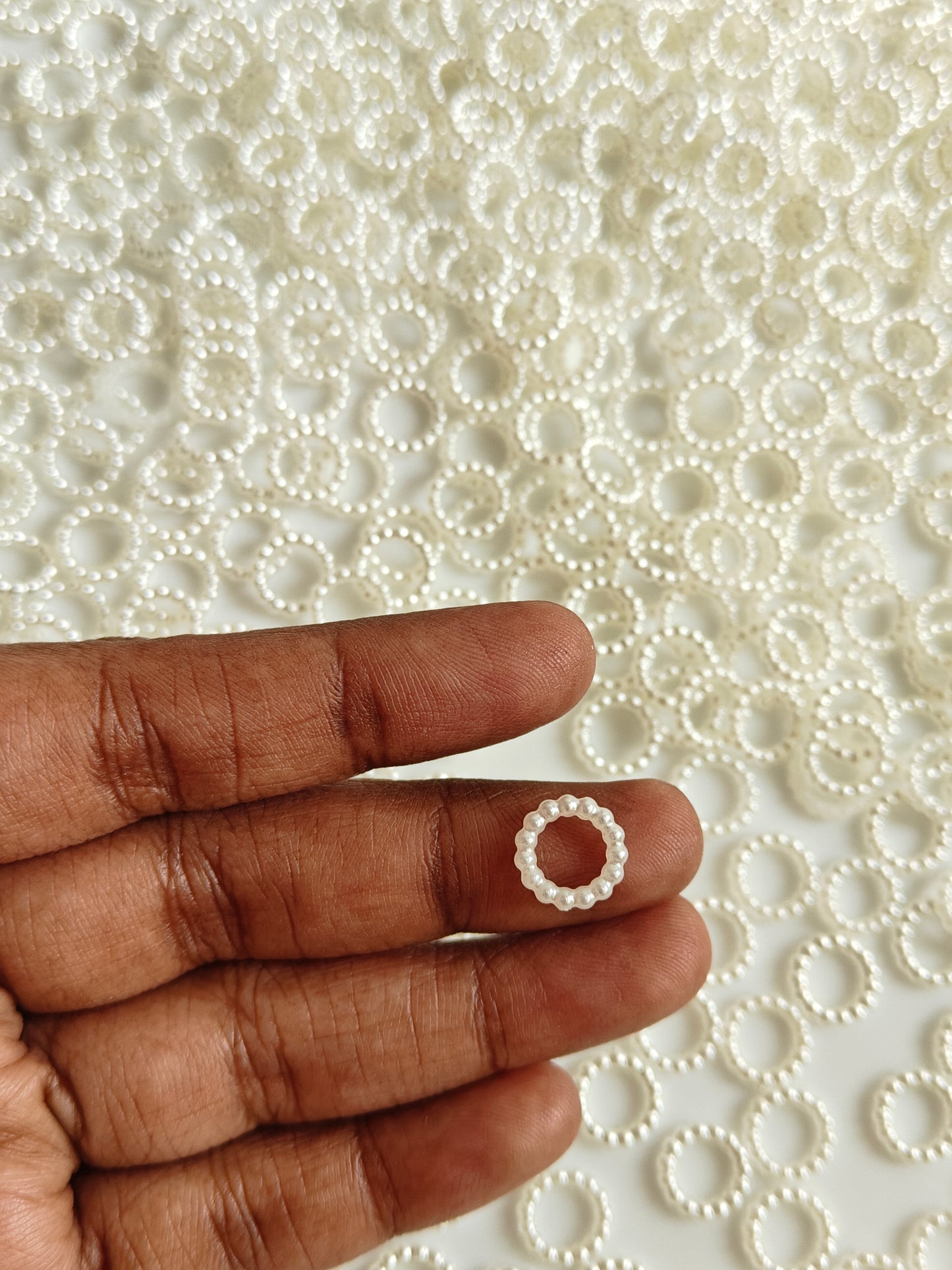 Circle Pearl Beads - 10g (approx. 160-170 pieces)
