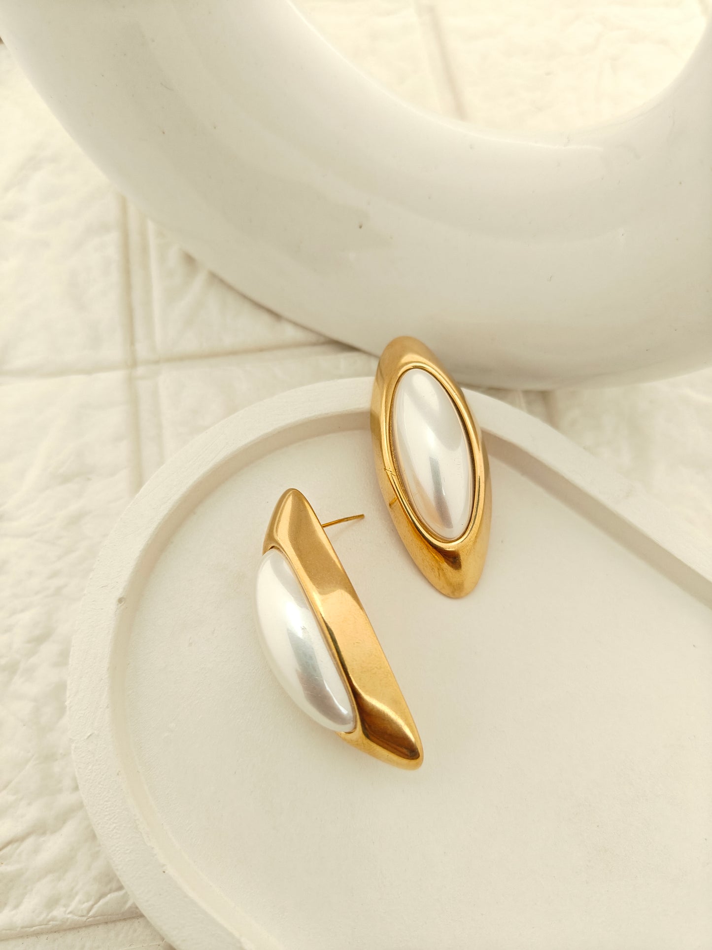 Oval Pearly Stud