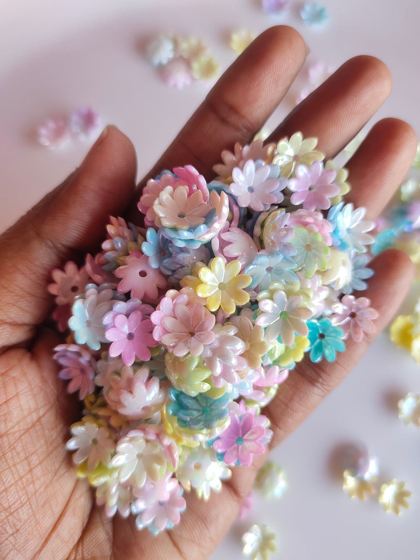 Holographic Mini Flower Beads 20g
