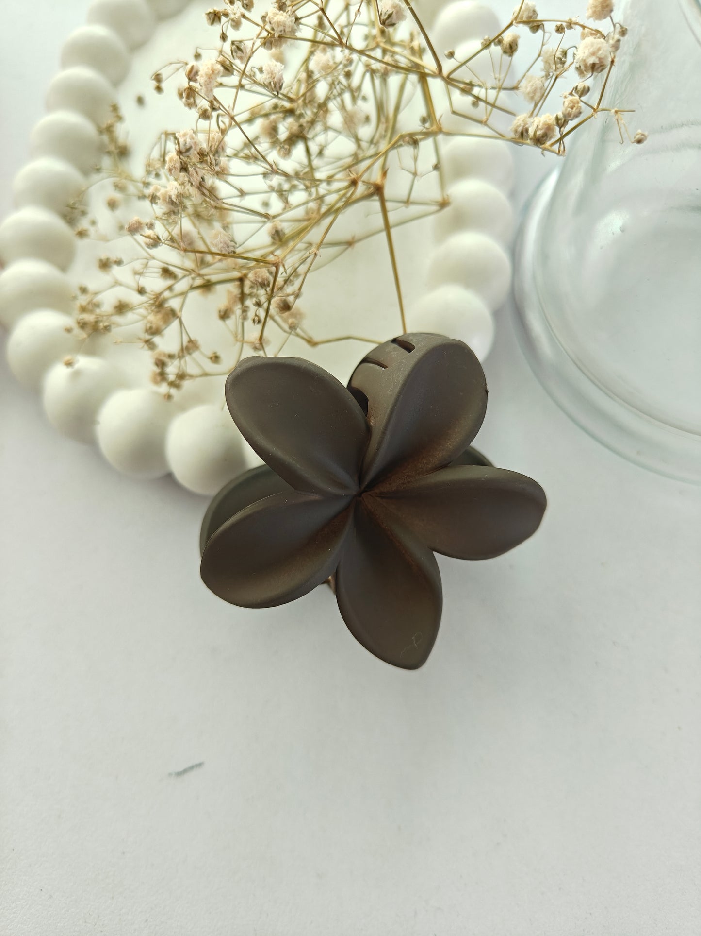 Matte Daisy Claws - Mid Size