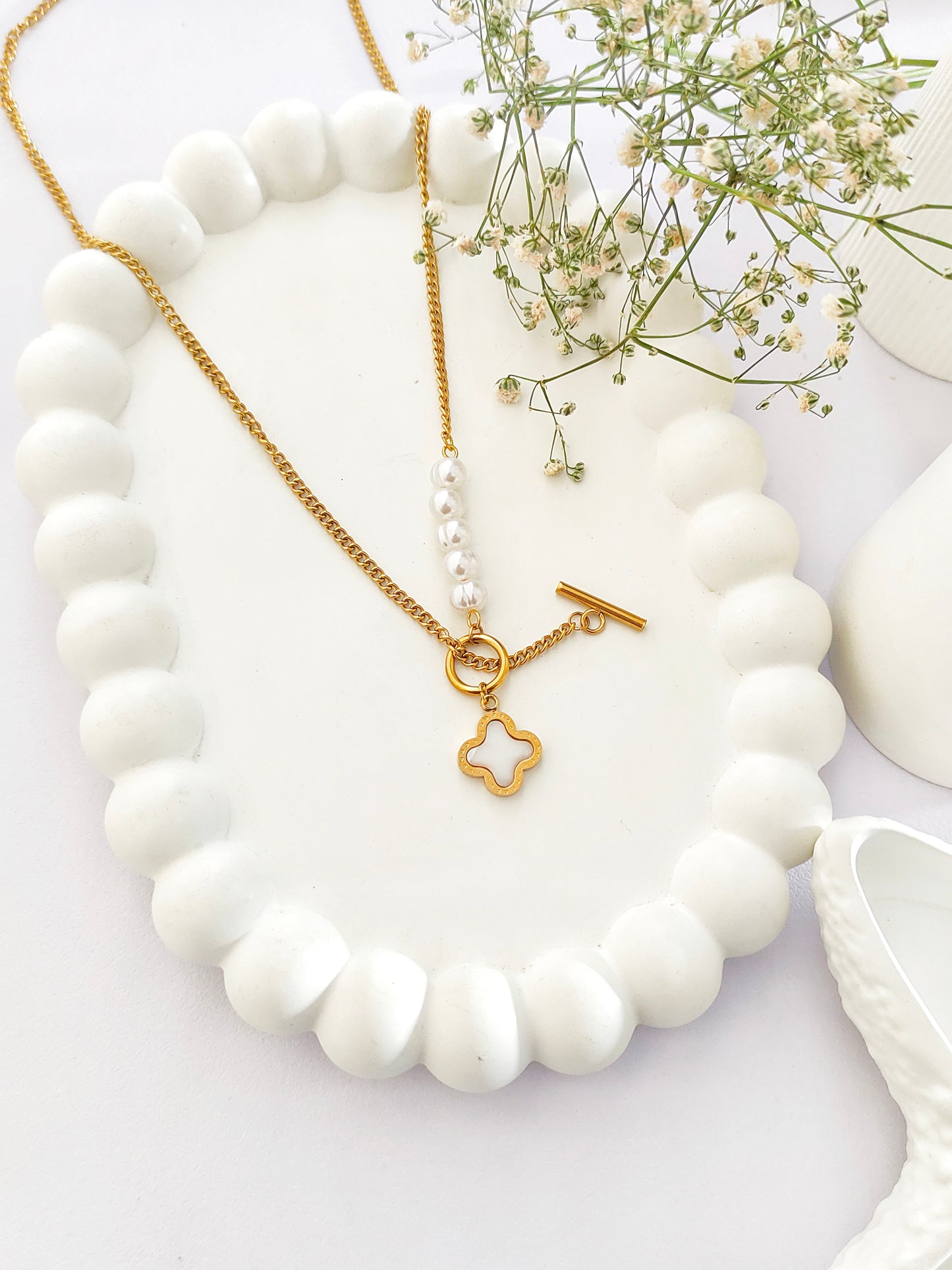 Pearly Clover Necklace