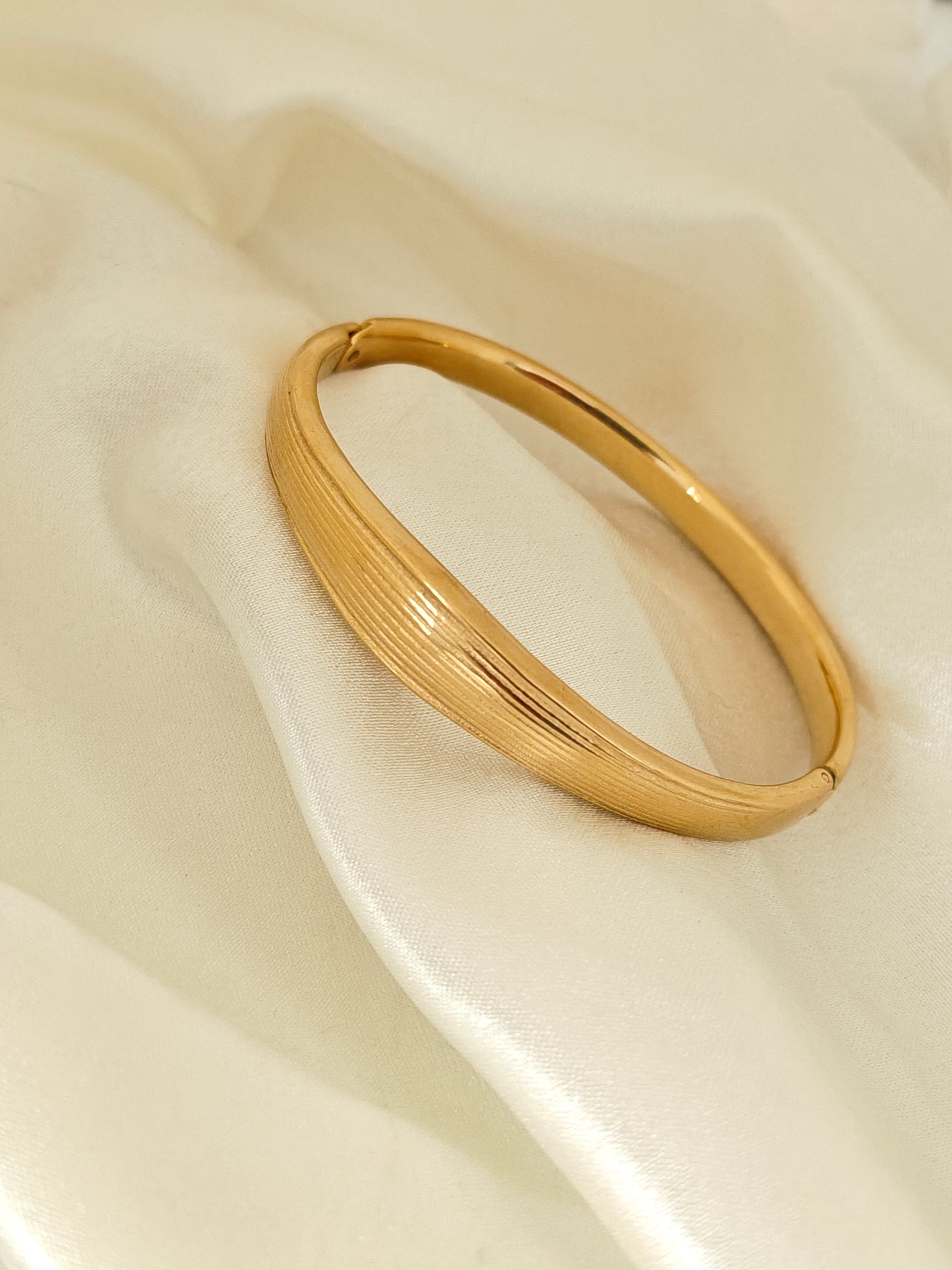 Leafy Textured Kada