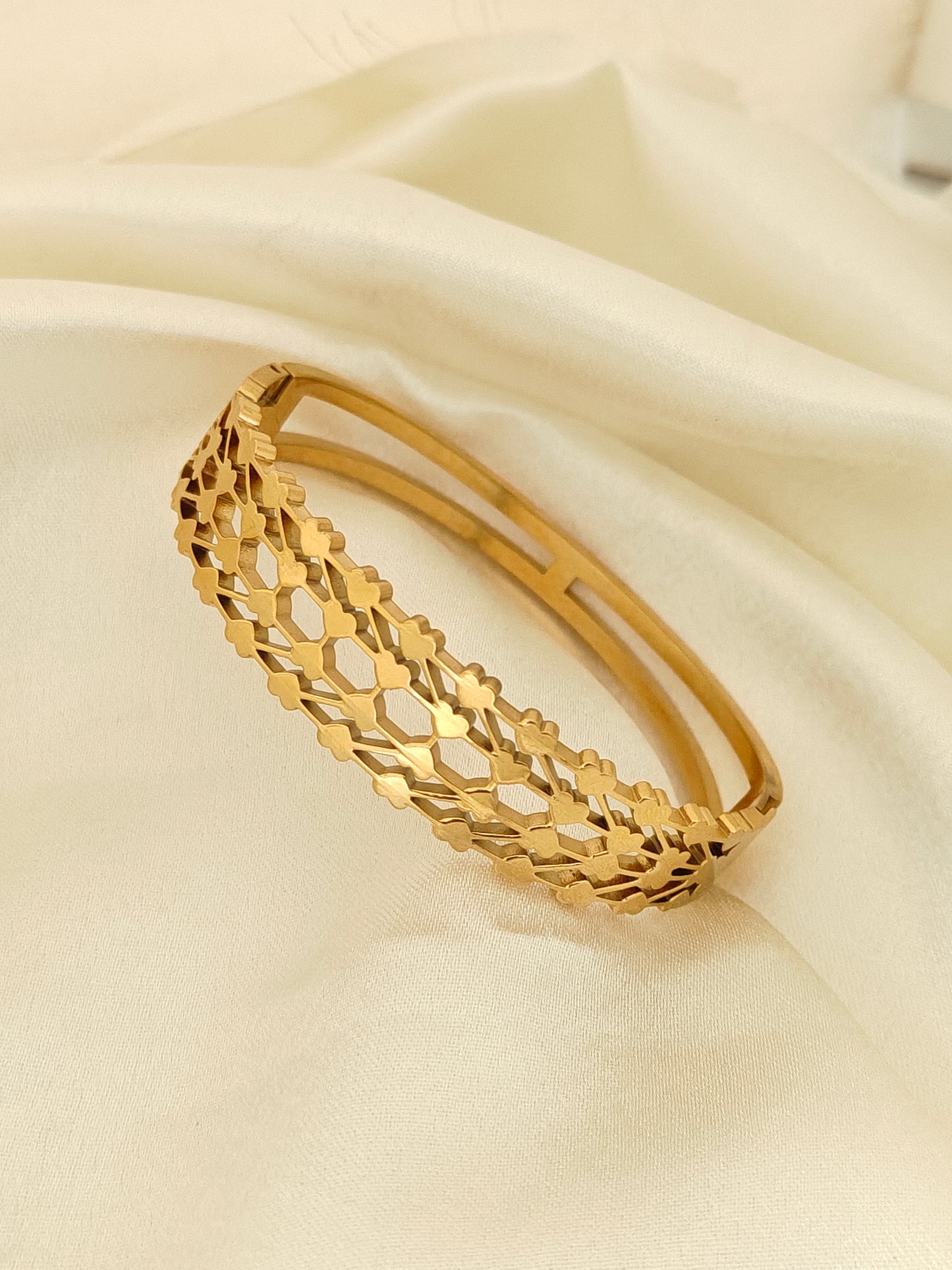 Heart Series Kada