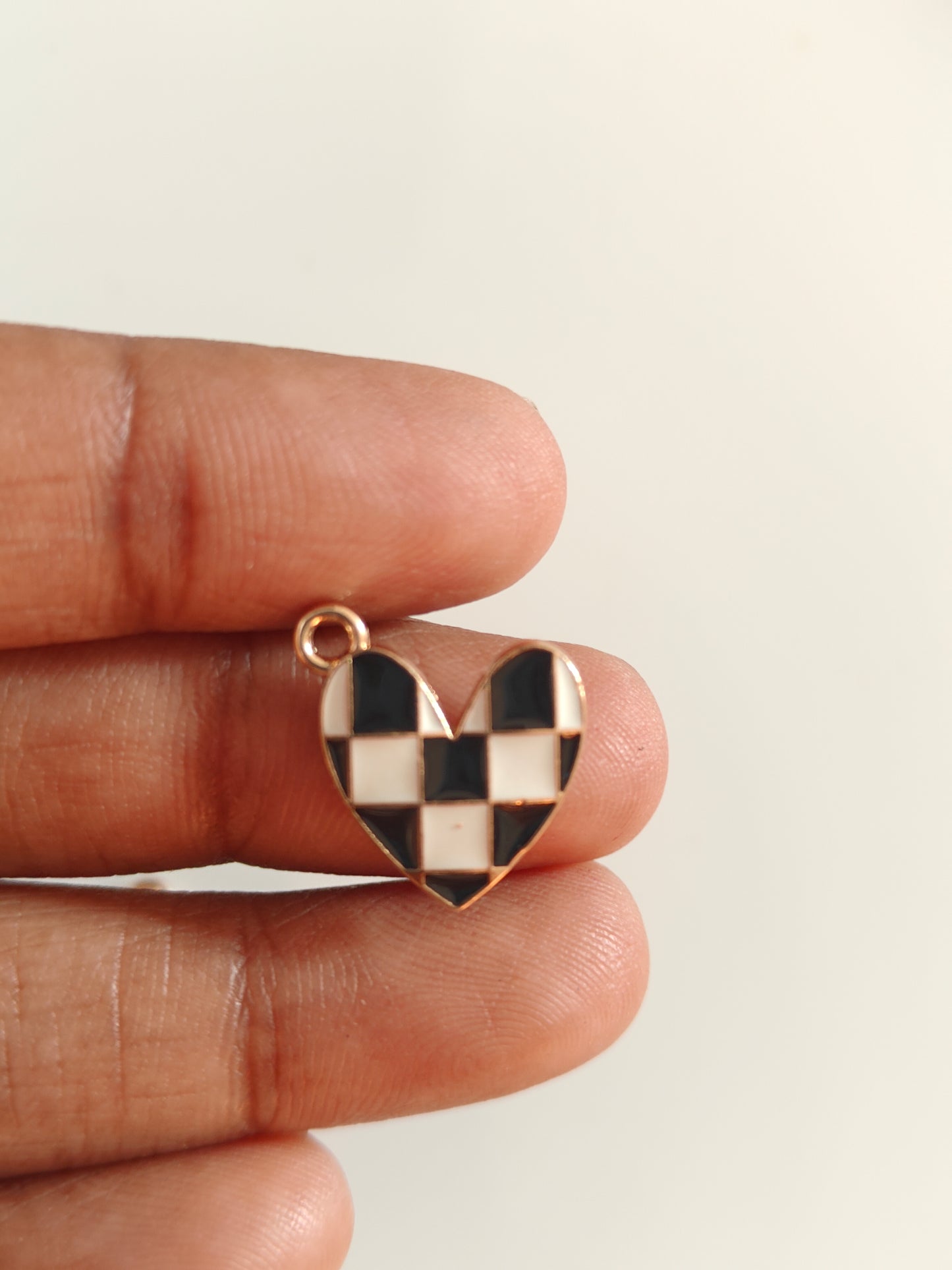 Checked Heart Charm - 1 Piece