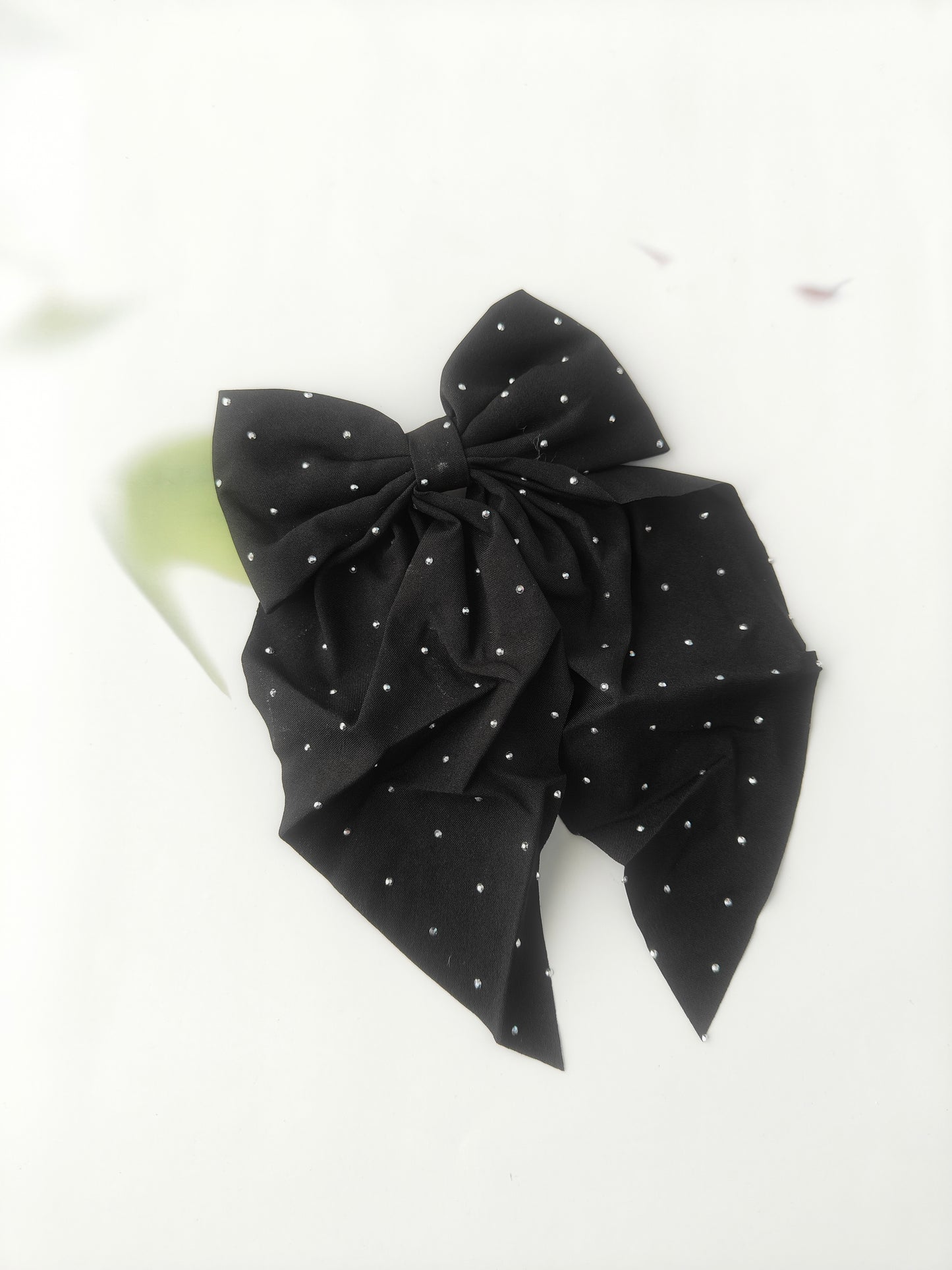 Glimmer Tail Bows