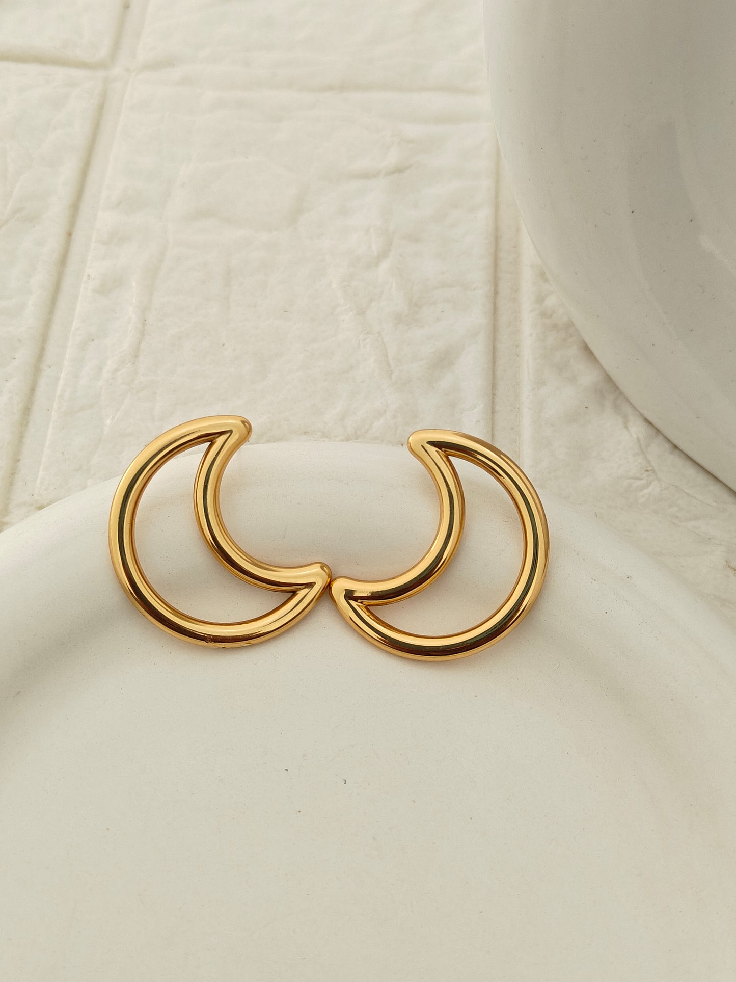 Crescent Hollow Studs