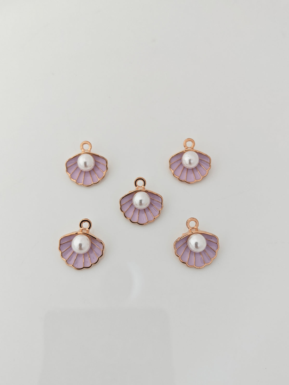 Shell Enamel 15mm Charm - 1 Piece
