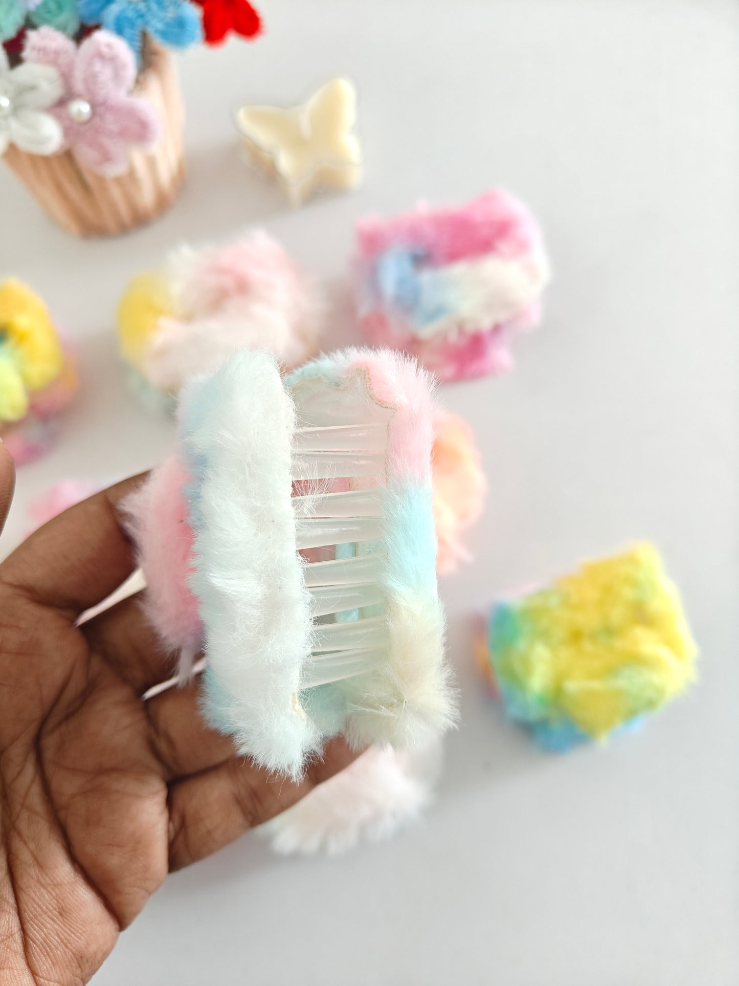Mini Furry Rectangle Claw - Random 1 Piece