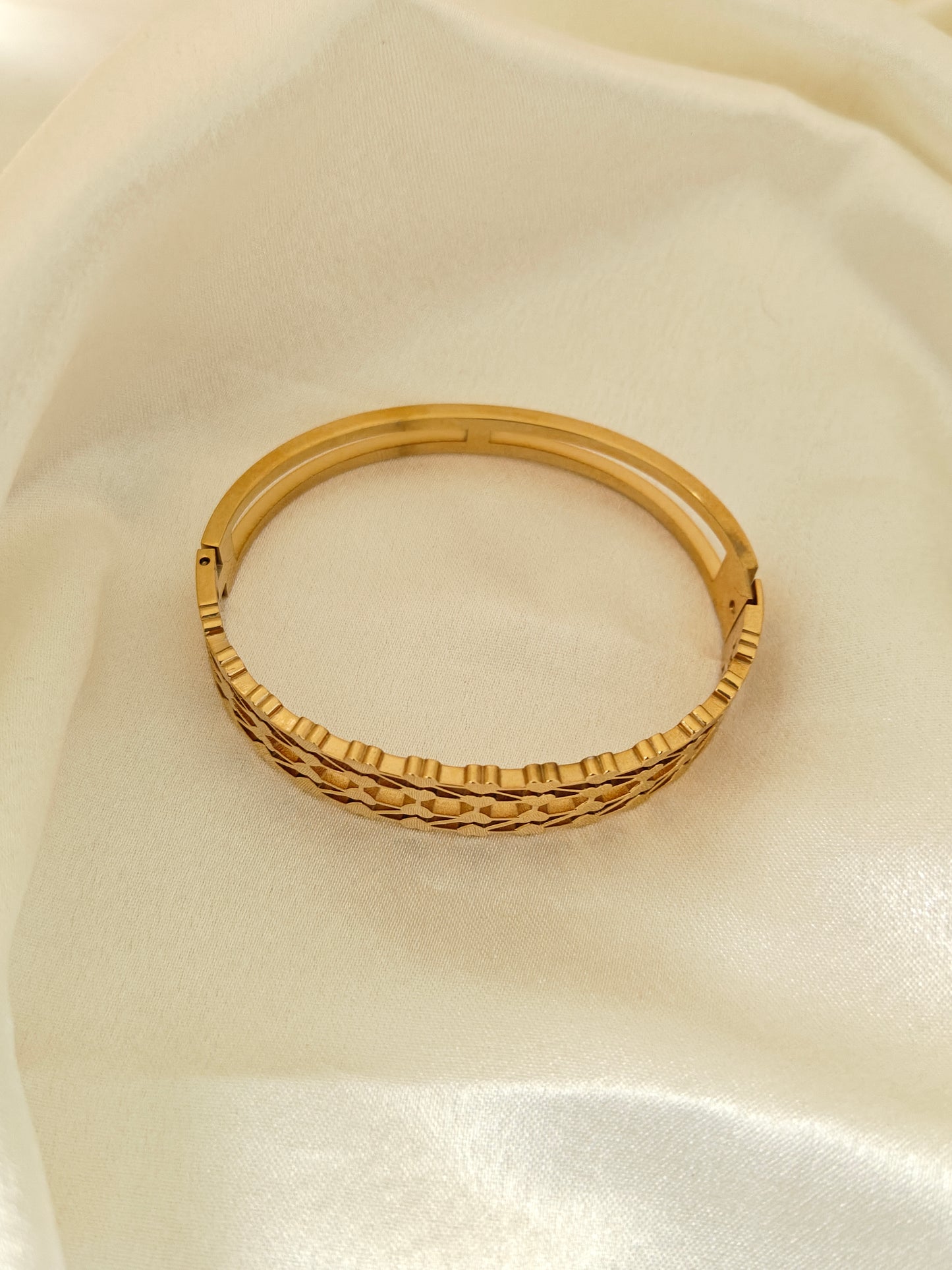 Heart Series Kada