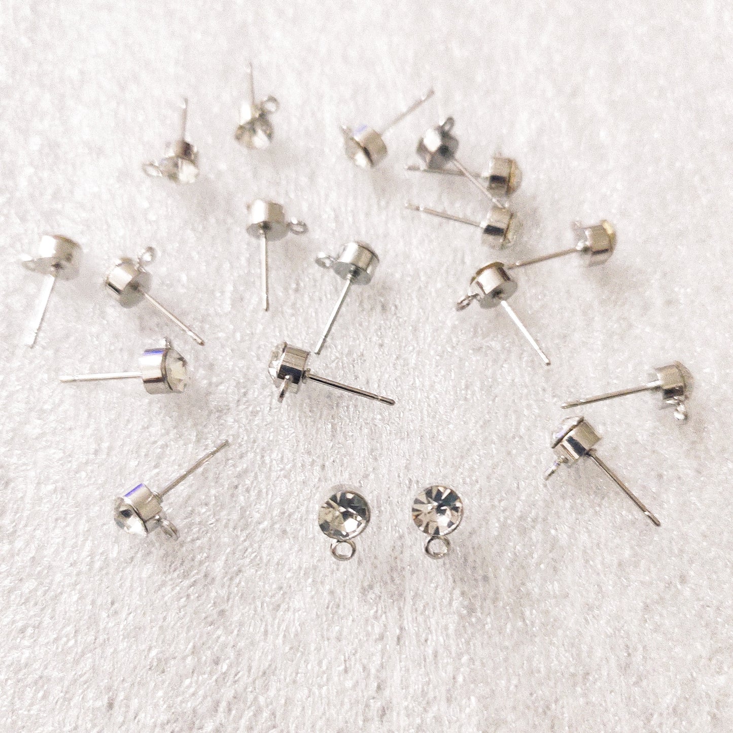 Rhinestone Stud - 1 Pair