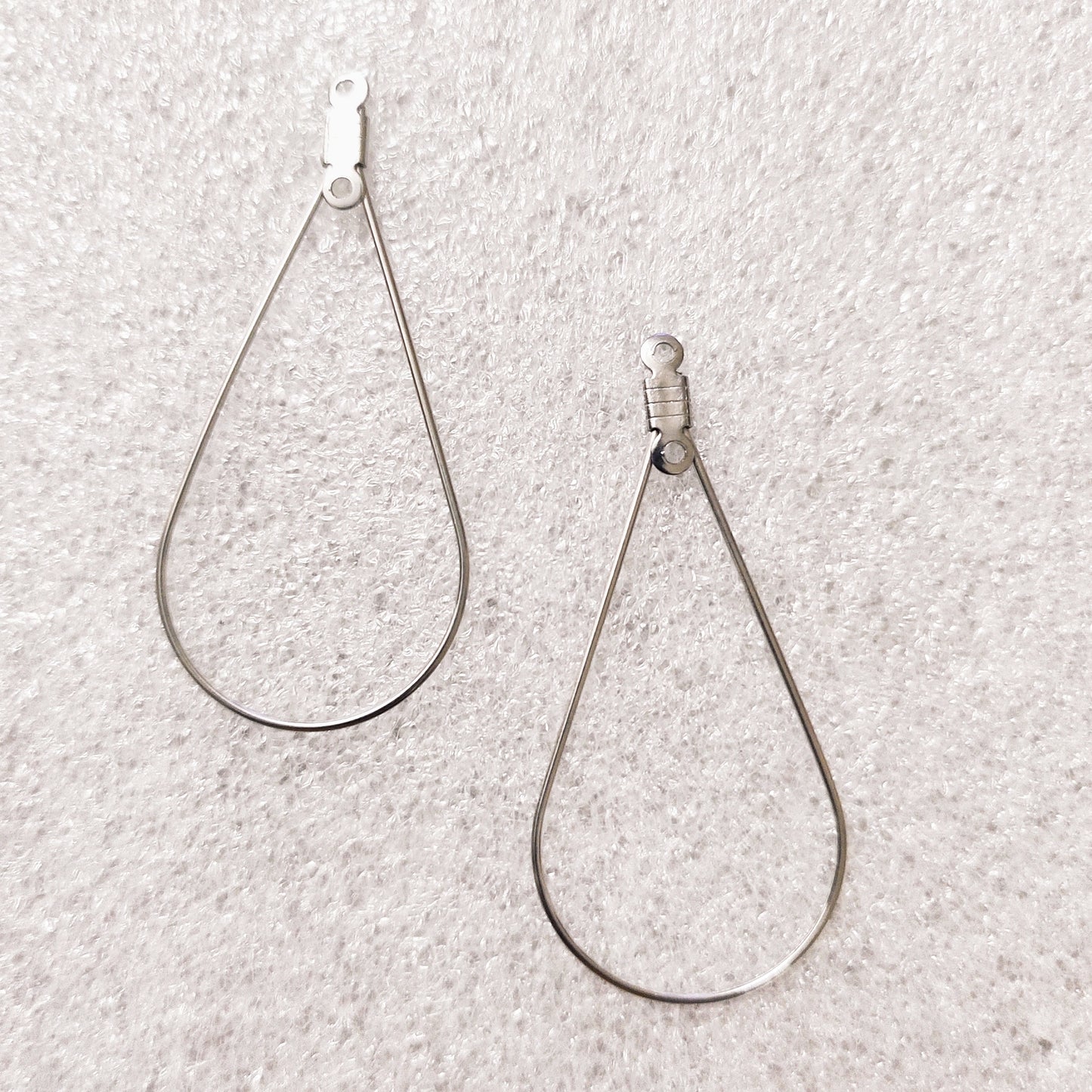 Hanging Hooks - 1 Pair