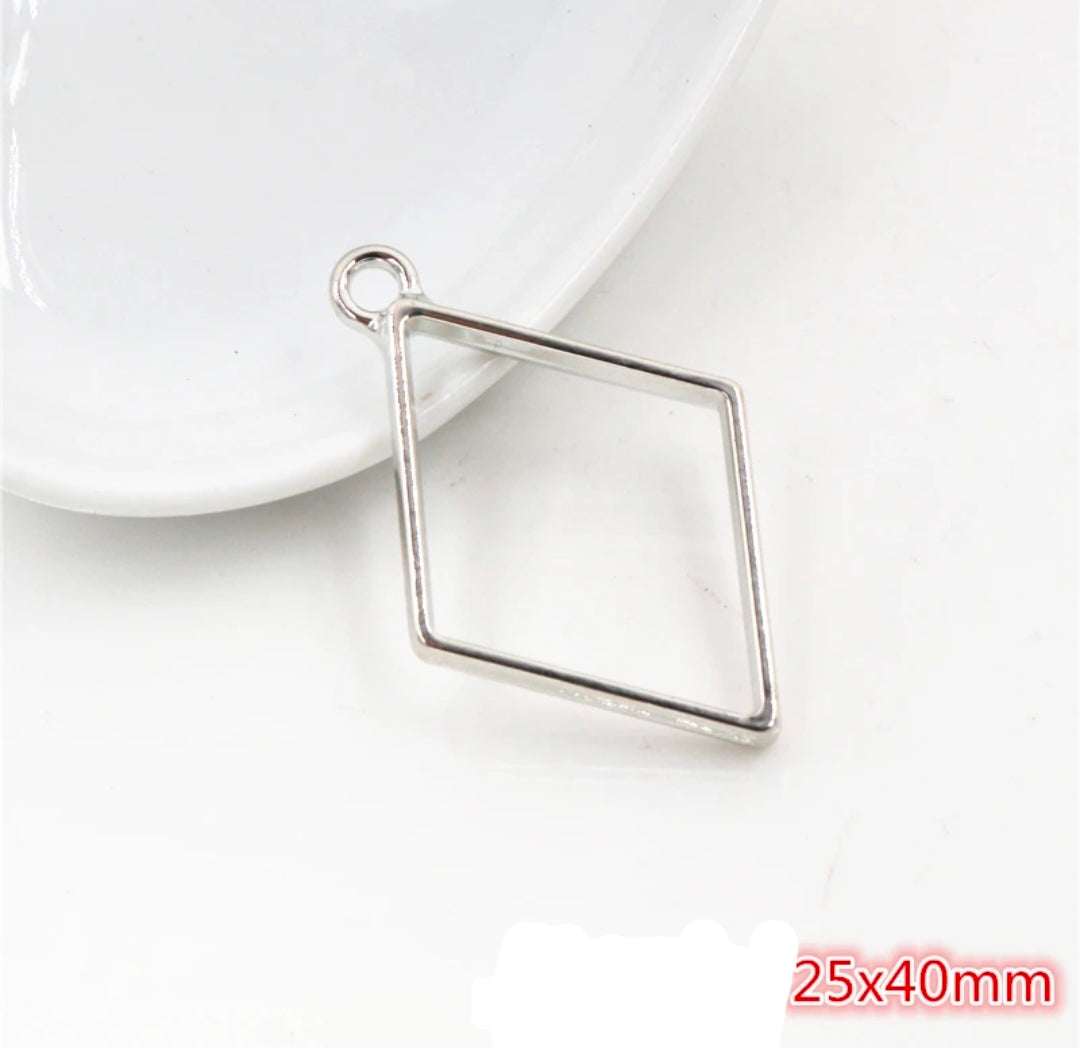 Open Bezel with Hole - Silver - 1 Piece