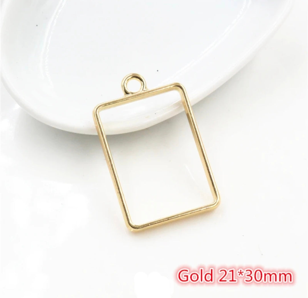 Open Bezel with Hole - Gold - 1 Piece