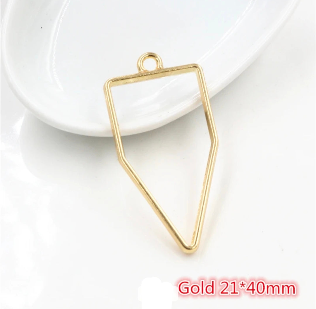 Open Bezel with Hole - Gold - 1 Piece