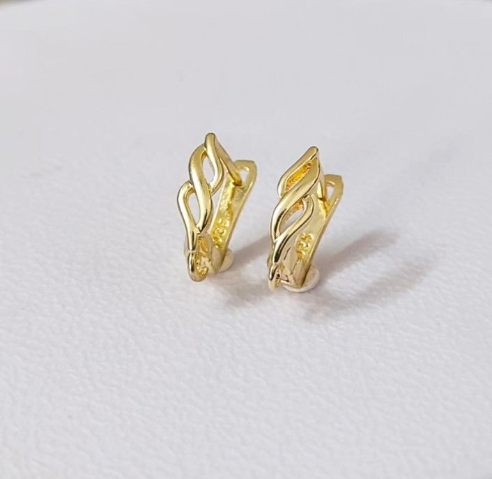 18K Gold Plated Hollow Double Twisted Stud