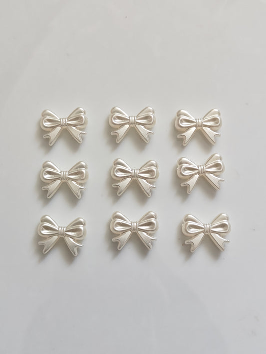 Pearly White Mini Bow Bead 20g