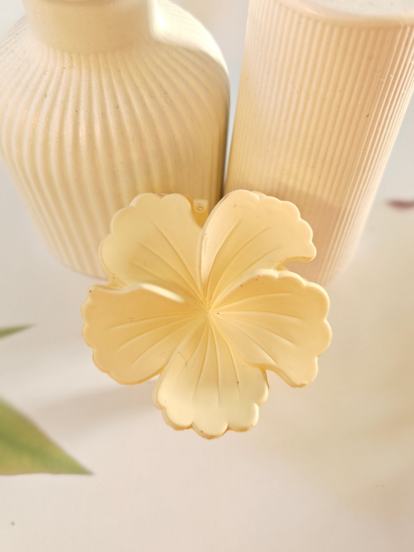 Hibiscus Claw Clip - Big Size