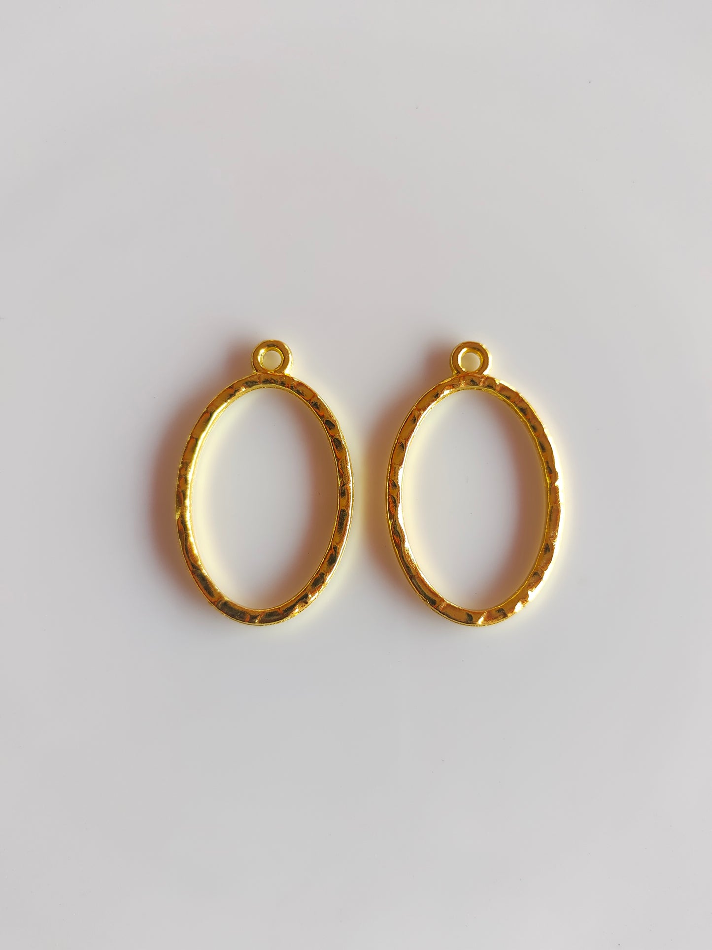 Gold Oval Hammered Bezel - 1 Piece