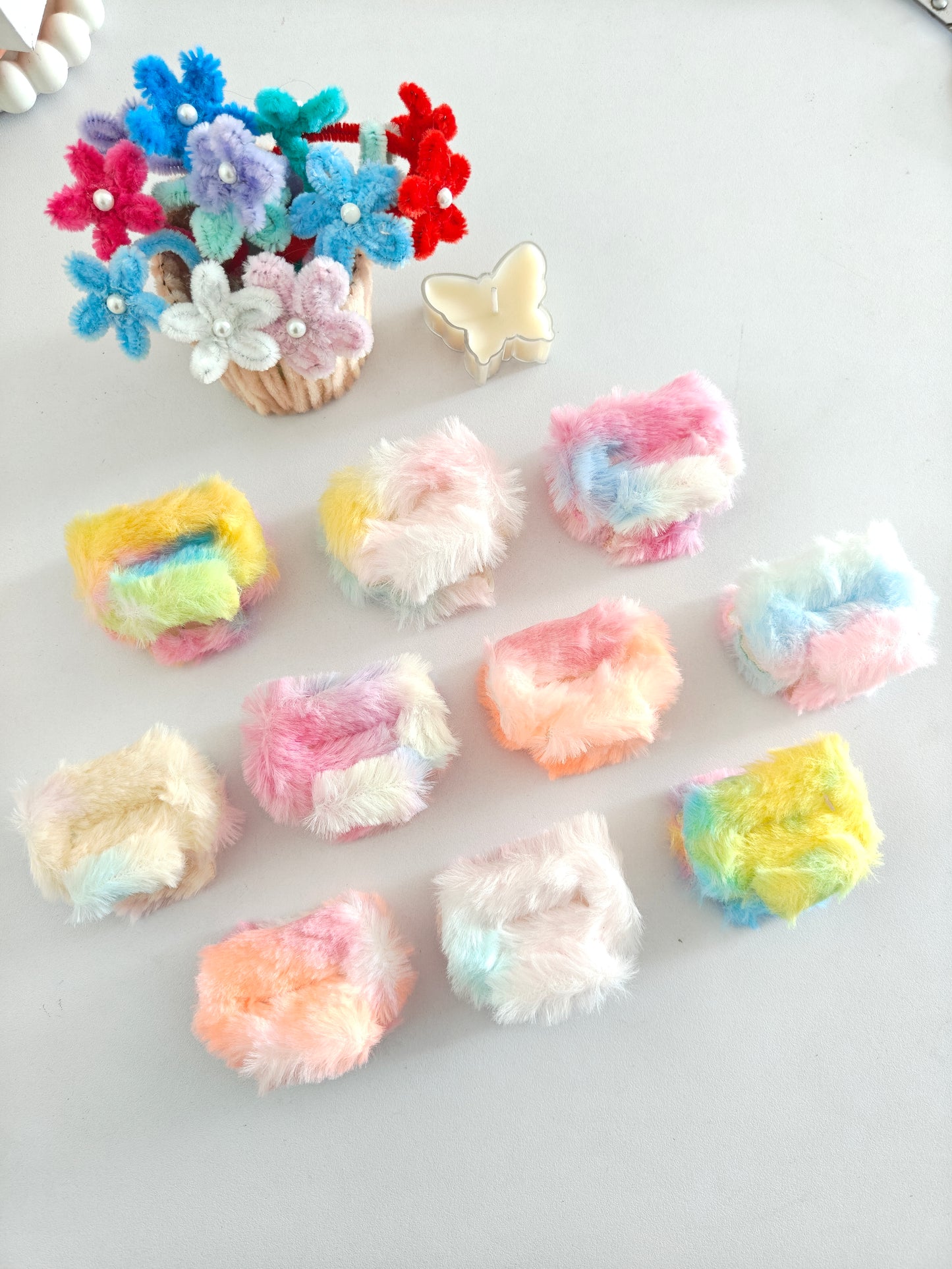 Mini Furry Rectangle Claw - Random 1 Piece