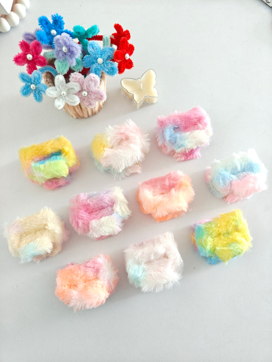 Mini Furry Rectangle Claw - Random 1 Piece