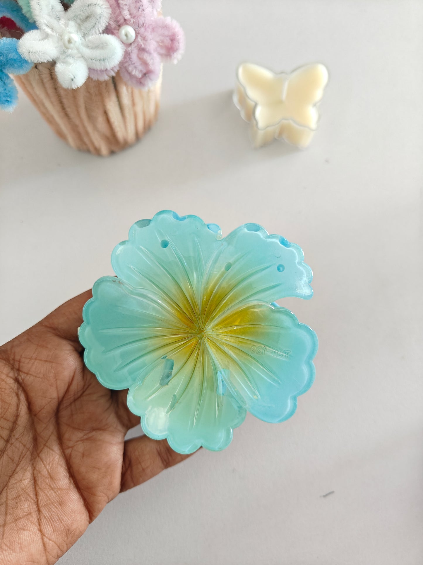 Glossy Hibiscus Claw Clips - Big Size
