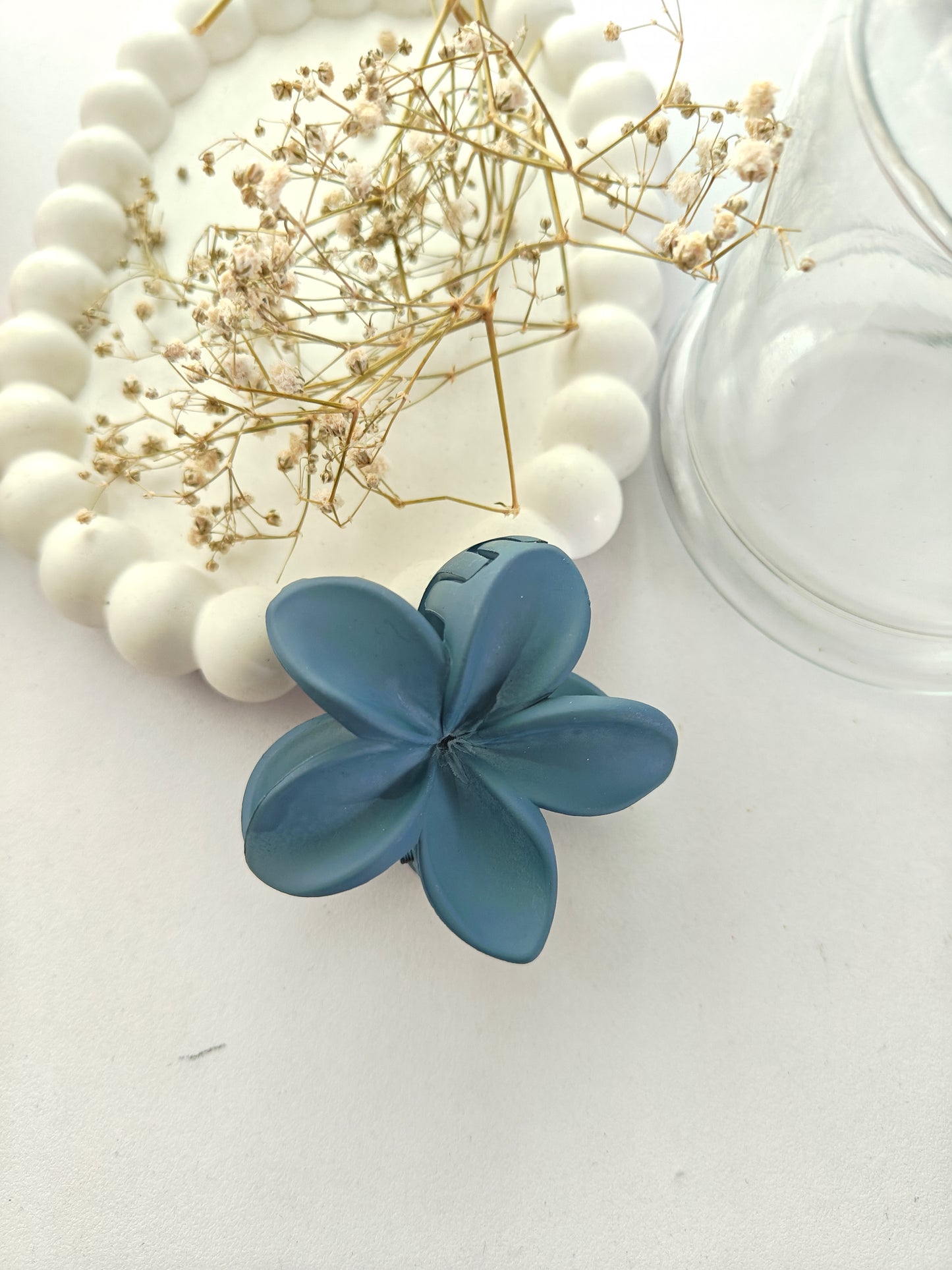 Matte Daisy Claw - Mid Size