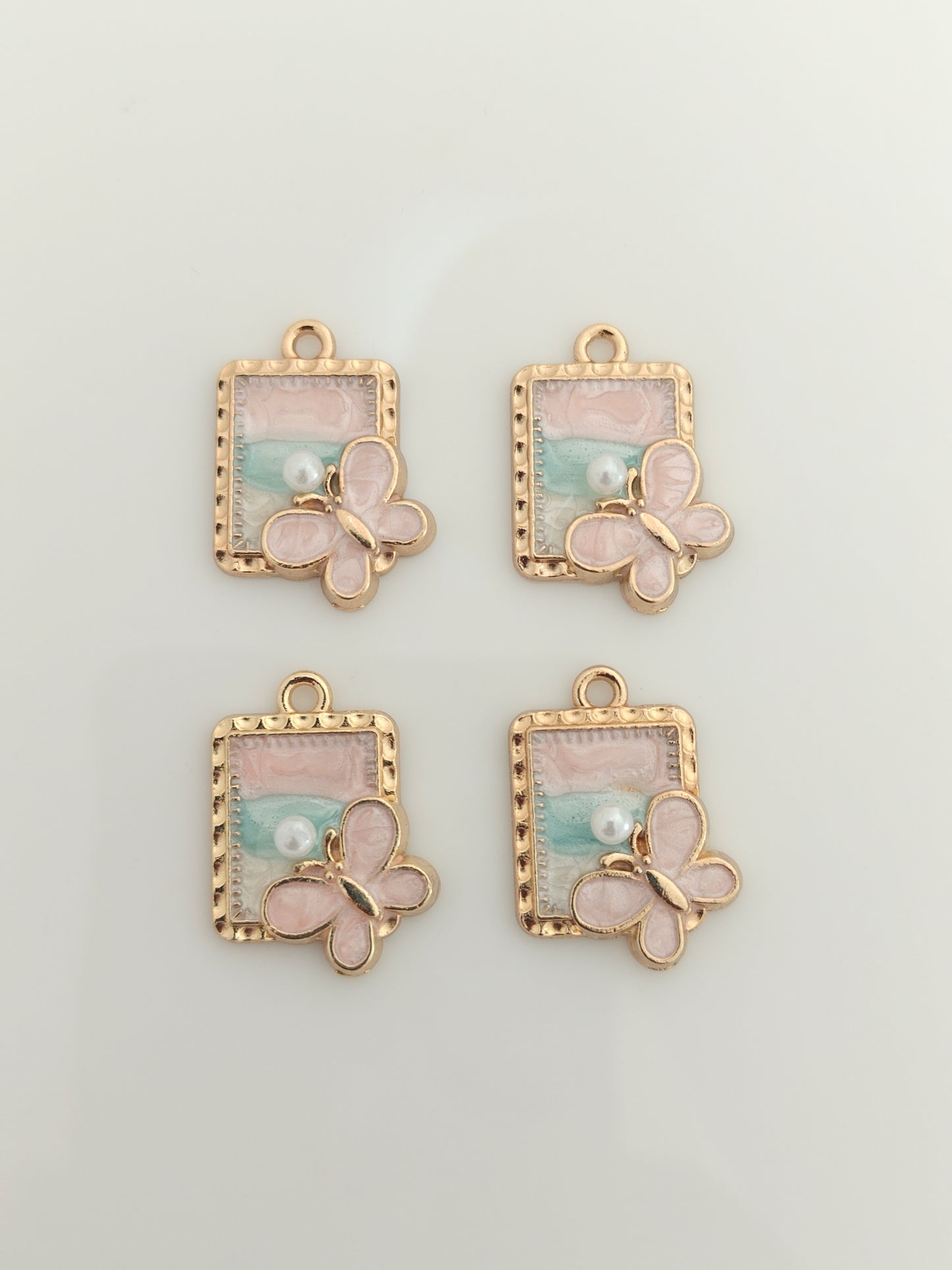 Pearl Flutter Charm - 1 Piece