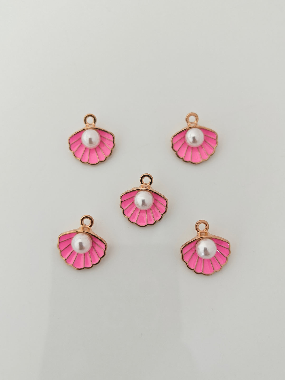 Shell Enamel 15mm Charm - 1 Piece