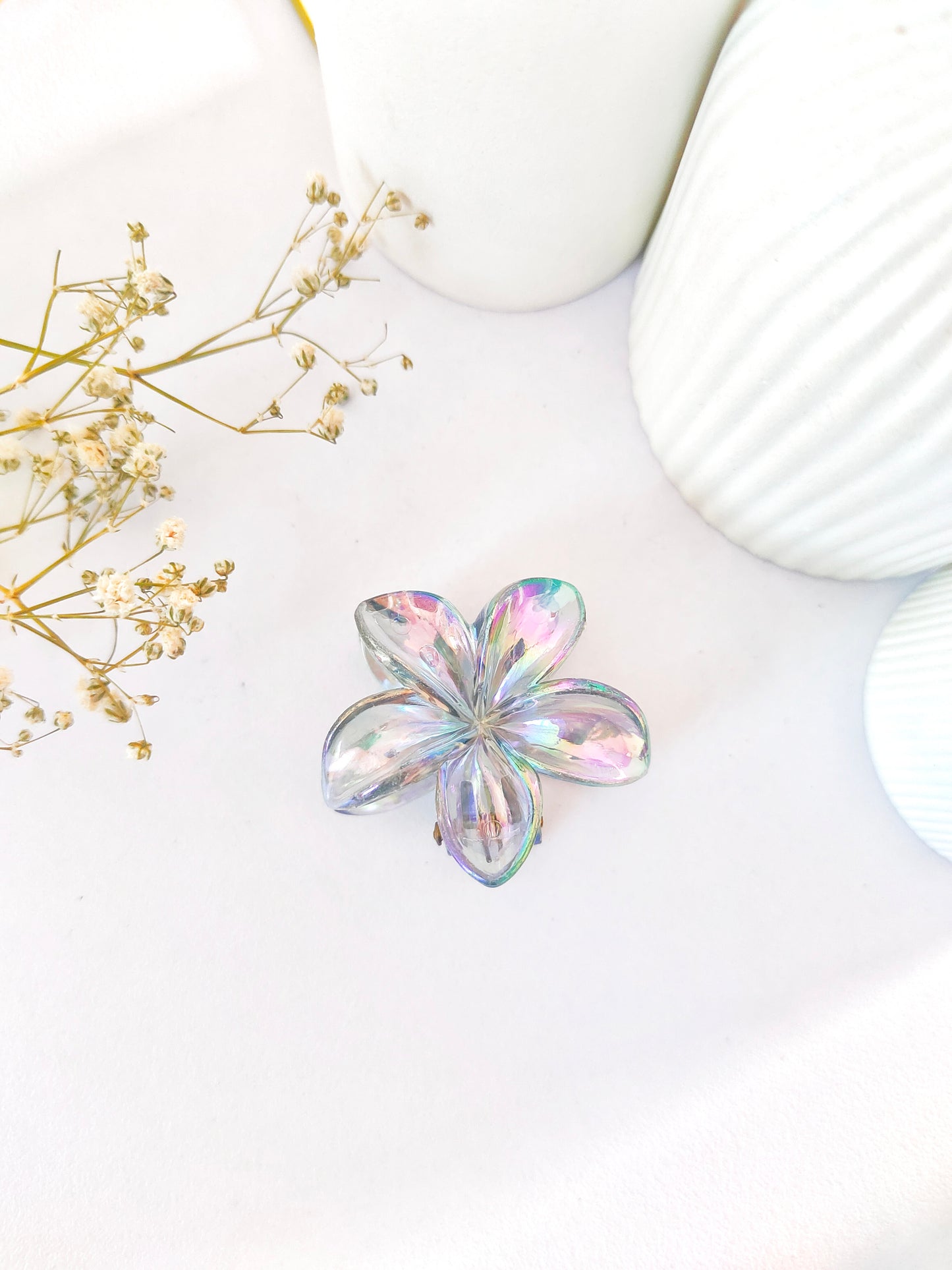 Holographic Daisy Claw