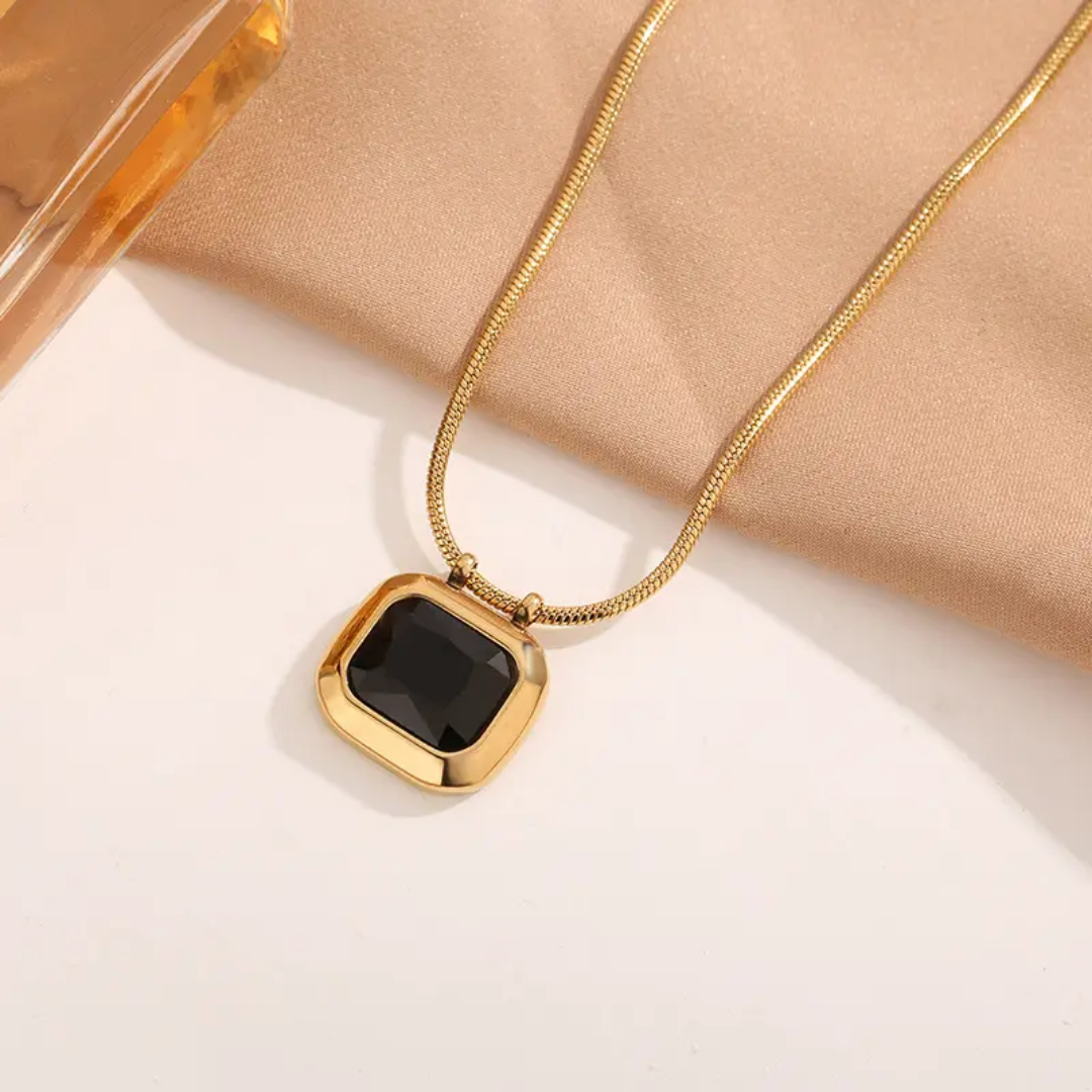 Sienna Pendant Necklace
