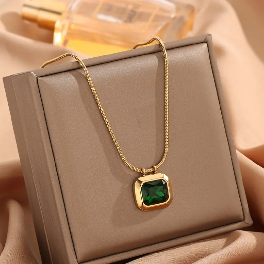 Sienna Pendant Necklace