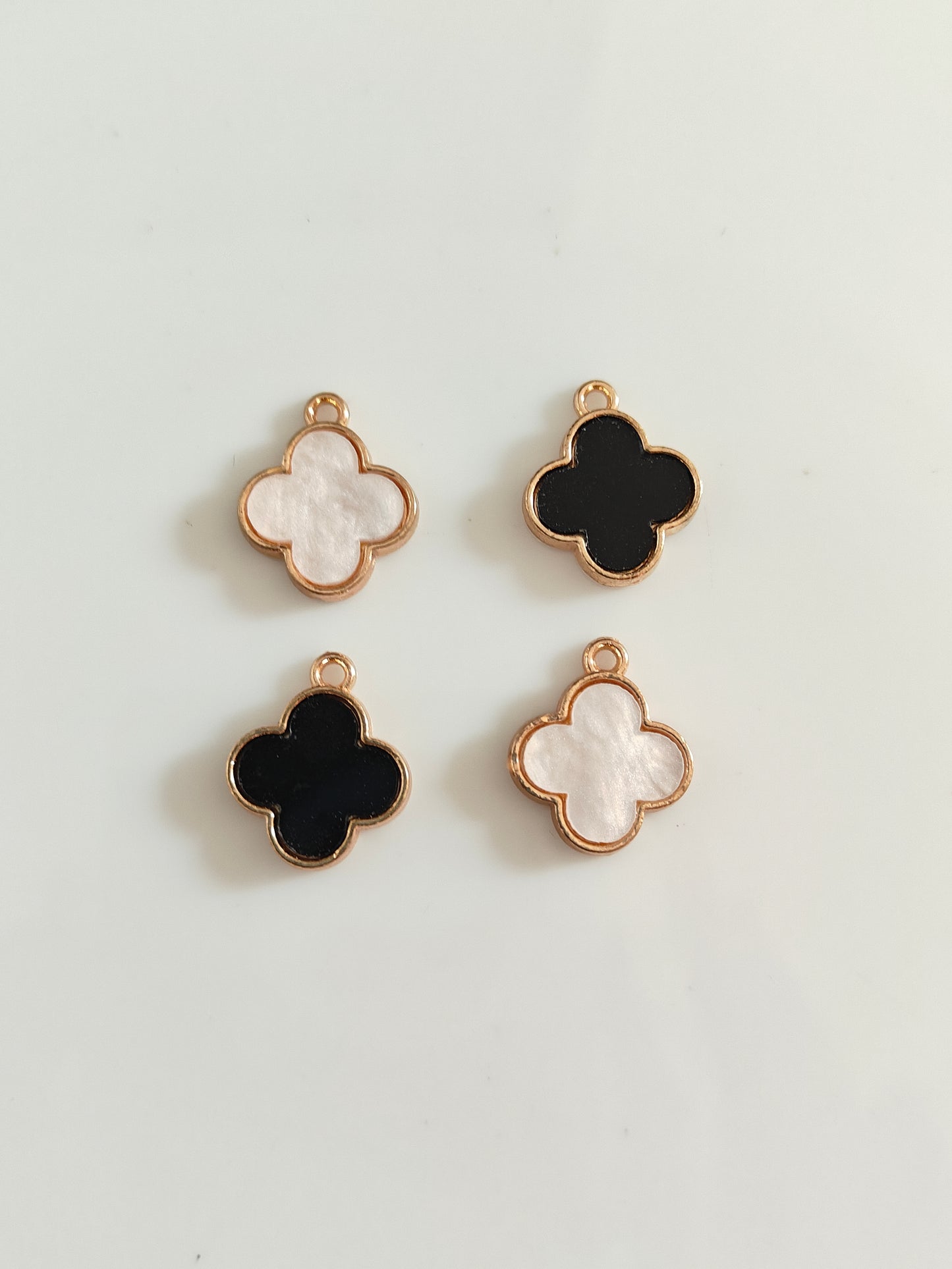 Clover Charm - 1 Piece